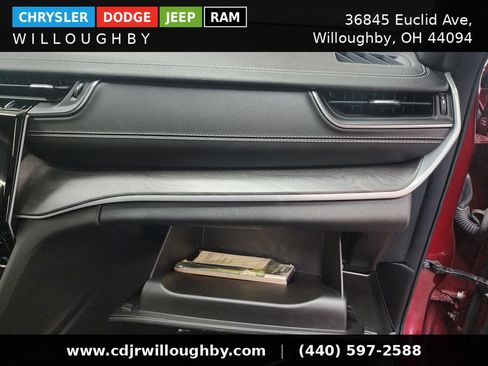 Used 2024 Jeep Grand Cherokee L Limited AWD/4WD image 40