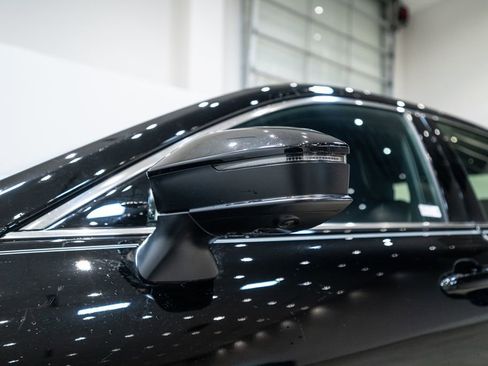 Used 2023 Toyota Crown Limited w/ Advanced Technology Package image 12