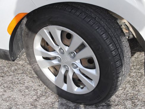 Used 2020 Kia Soul LX image 16