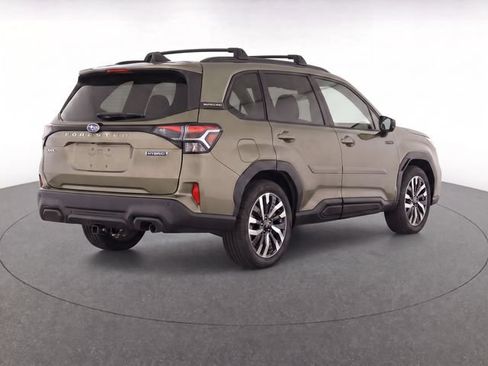 Used 2025 Subaru Forester Touring AWD/4WD image 6