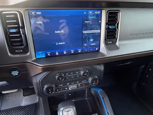 Used 2022 Ford Bronco Outer Banks image 24