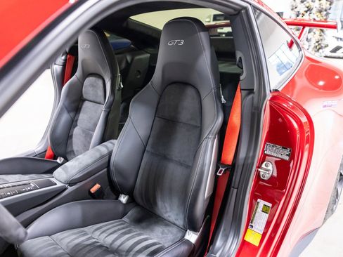 Used 2018 Porsche 911 GT3 w/ Sport Chrono Package image 34