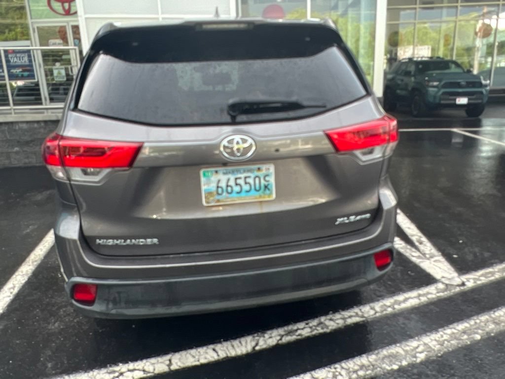 Certified 2018 Toyota Highlander XLE AWD/4WD image 15
