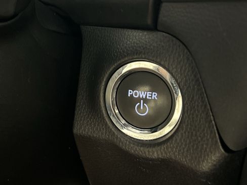 Used 2025 Toyota RAV4 XLE AWD/4WD image 35