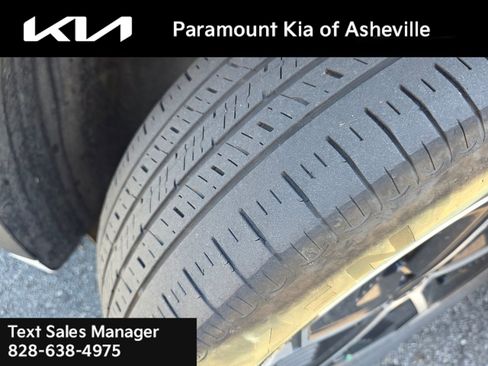 Certified 2024 Kia Niro EX FWD image 9