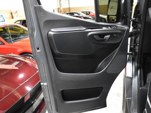 Used 2023 Mercedes-Benz Sprinter 2500 image 13