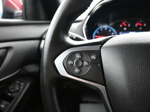 Used 2023 Chevrolet Traverse LT image 17