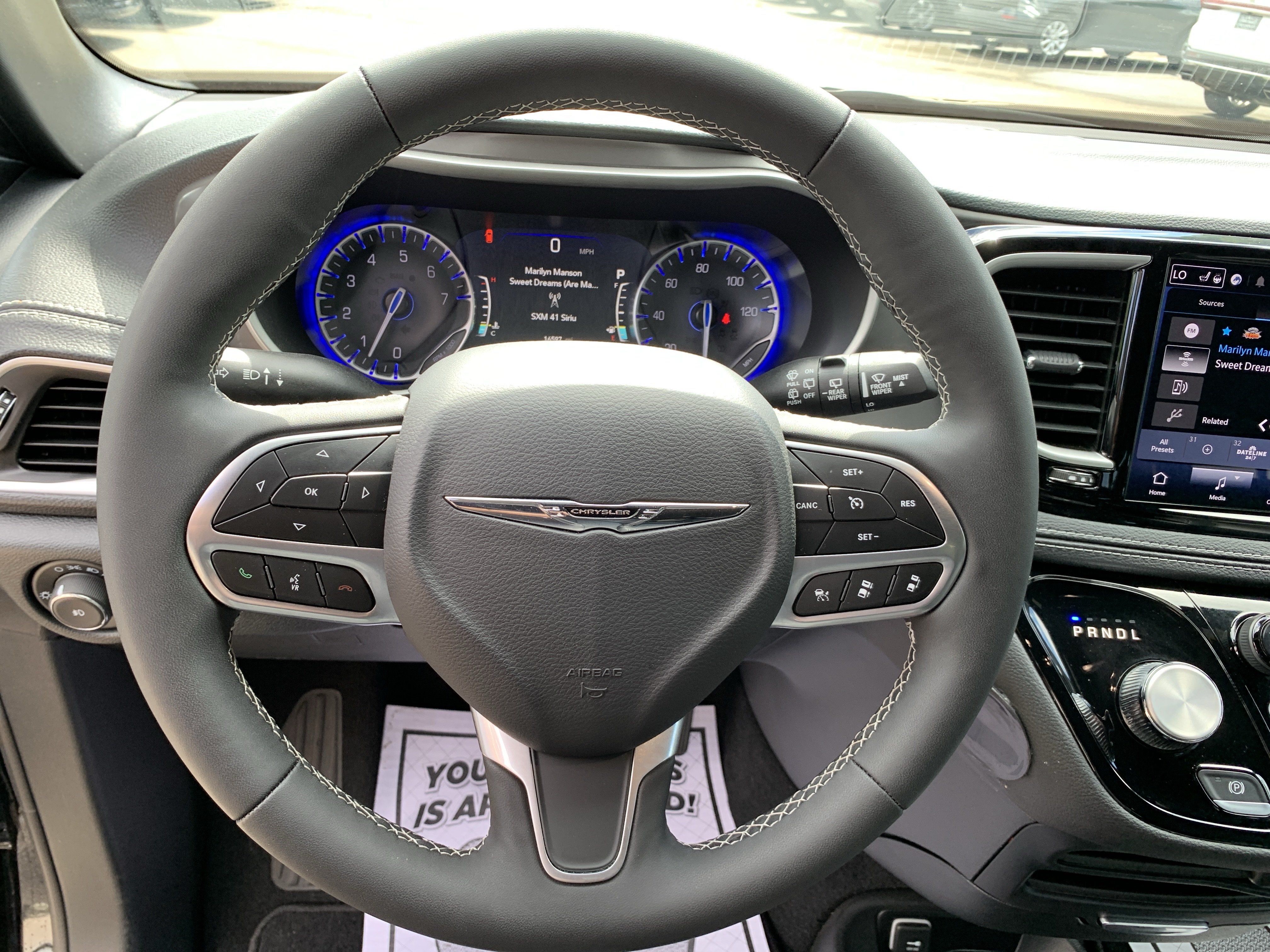 Used 2025 Chrysler Pacifica Select FWD image 28