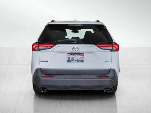 Used 2019 Toyota RAV4 XLE image 6