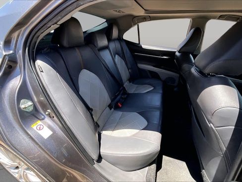Used 2019 Toyota Camry XLE FWD image 20