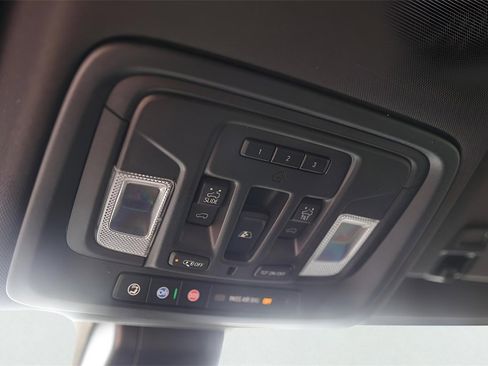 Used 2022 Chevrolet Silverado 3500 High Country w/ Z71 Off-Road Package image 25