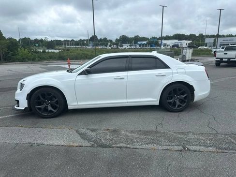 Used 2022 Chrysler 300 S RWD image 3