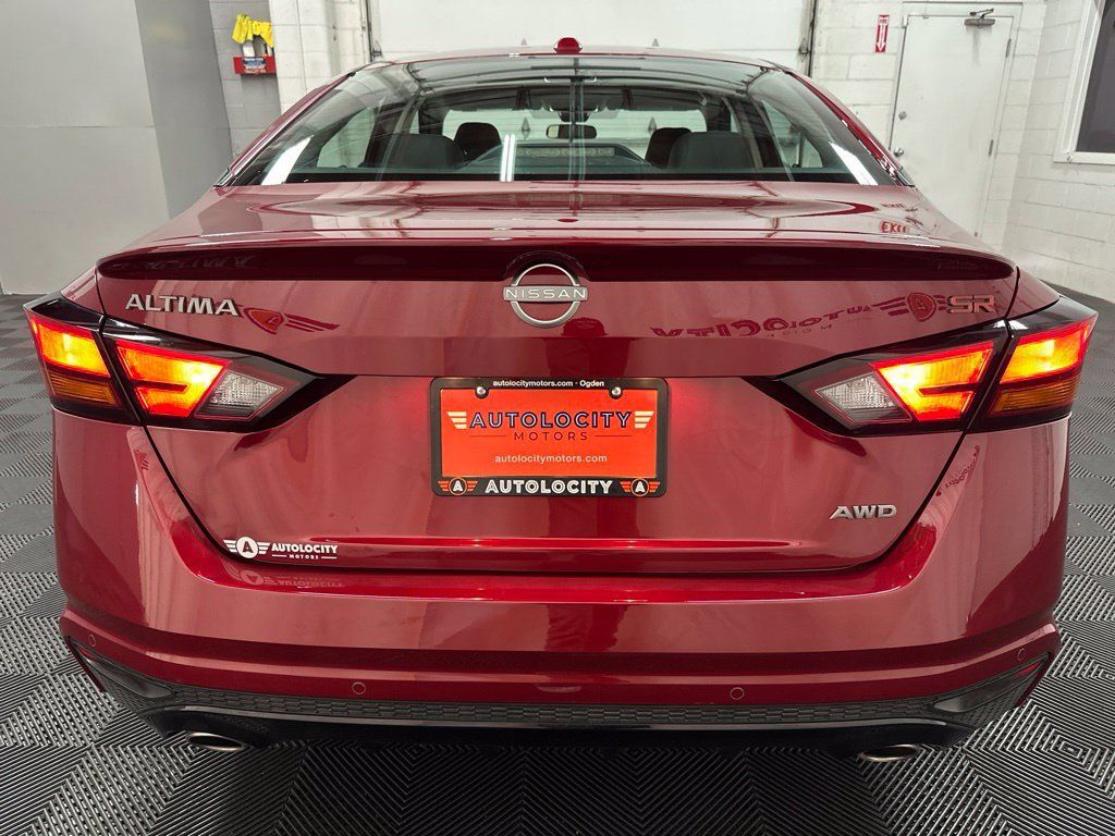 Used 2025 Nissan Altima 2.5 SR w/ SR Premium Package AWD/4WD image 8