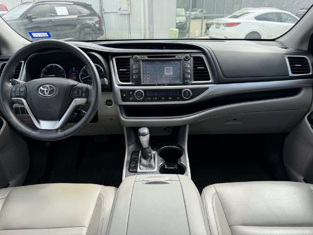 Used 2016 Toyota Highlander XLE FWD image 26