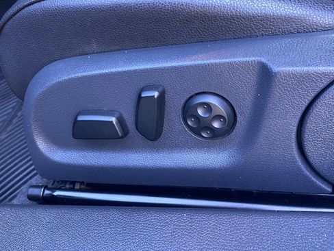 Used 2013 Volkswagen Eos FWD image 16