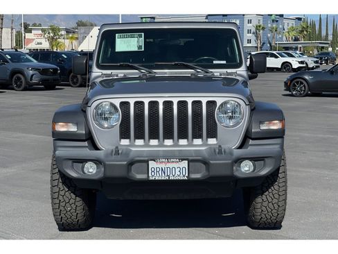 Used 2019 Jeep Wrangler Sport image 9