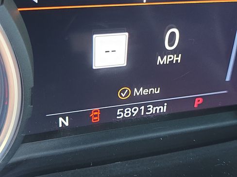 Used 2022 Chevrolet Silverado 2500 LTZ w/ LTZ Premium Package image 15