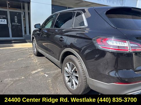 Used 2022 Lincoln Nautilus AWD image 11