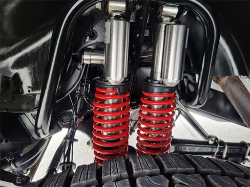 Used 2017 Mercedes-Benz G 550 Squared image 10