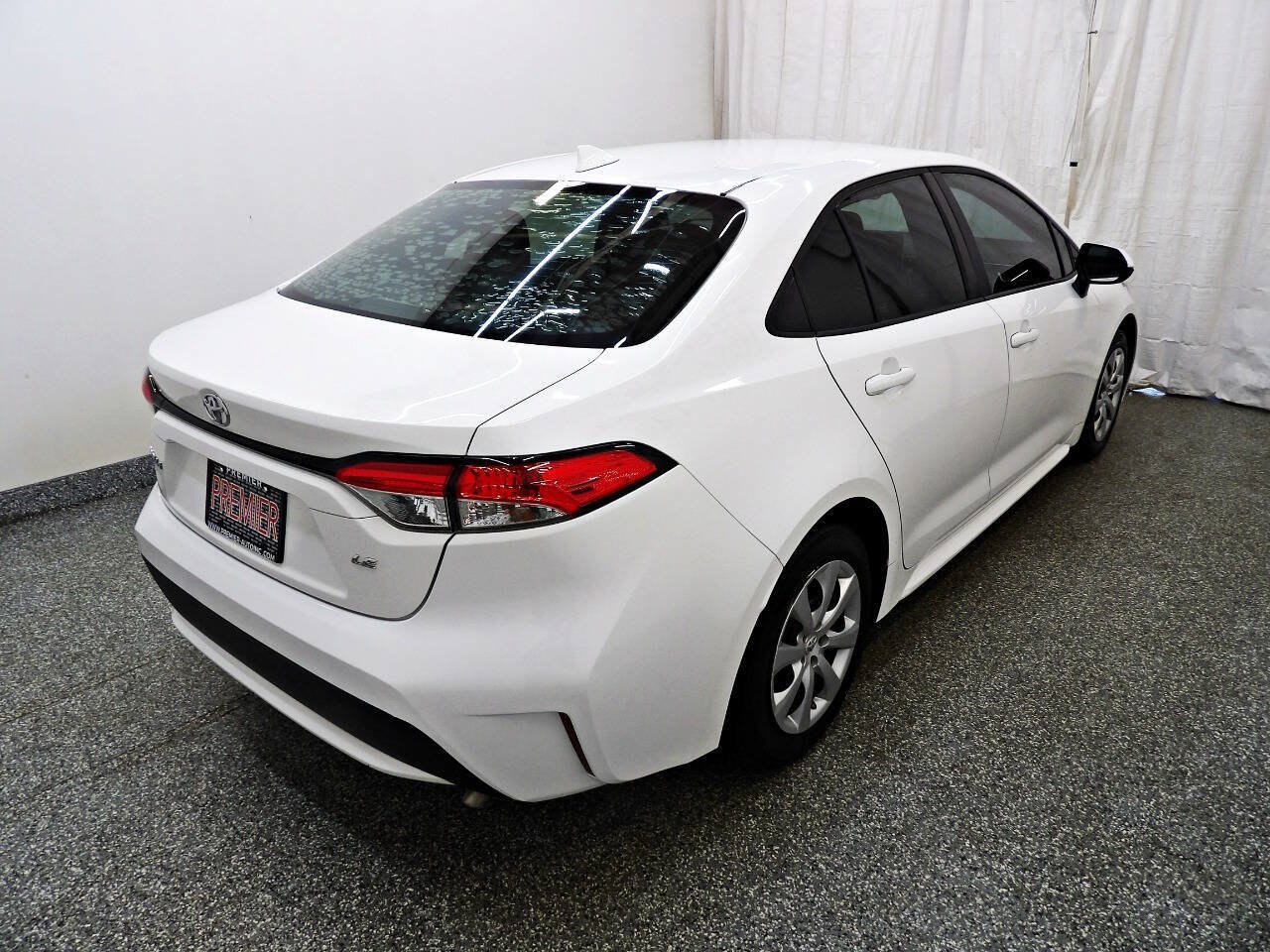 Used 2021 Toyota Corolla LE FWD image 6