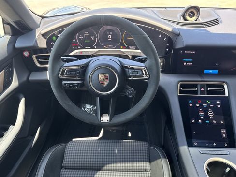 New 2025 Porsche Taycan 4S AWD/4WD image 17