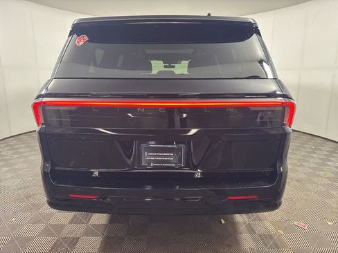 New 2025 Lincoln Navigator L Reserve w/ Jet Appearance Package AWD/4WD image 4