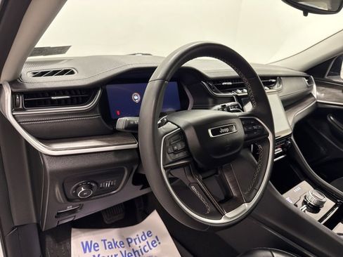 Certified 2023 Jeep Grand Cherokee L Limited image 25