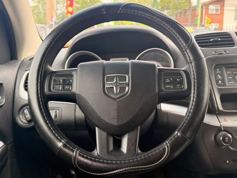 Used 2011 Dodge Journey Mainstreet w/ Popular Equipment Group AWD/4WD image 19