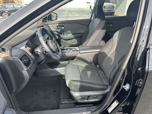 Certified 2022 Nissan Rogue SV image 11