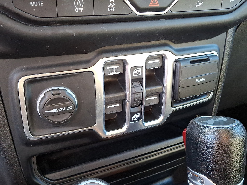 Used 2021 Jeep Wrangler Unlimited Sport AWD/4WD image 24