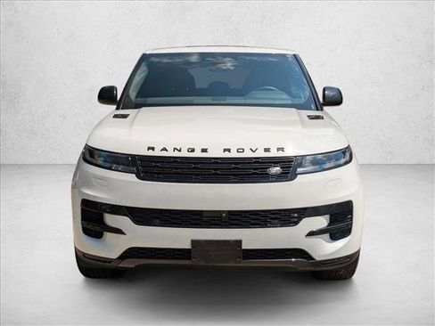 Used 2025 Land Rover Range Rover Sport SE image 2
