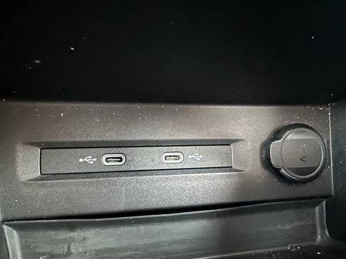 Used 2022 Volkswagen Taos SE image 21