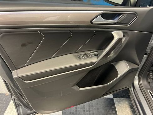 Certified 2023 Volkswagen Tiguan SE R-Line FWD image 7