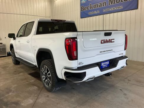 Used 2024 GMC Sierra 1500 AT4 w/ Technology Package AWD/4WD image 3