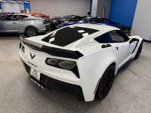 Used 2017 Chevrolet Corvette Z06 w/ Z07 Performance Package RWD image 33