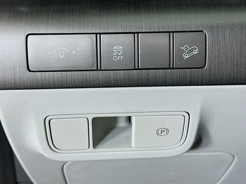 Used 2024 Hyundai Kona SEL image 16