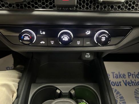 Used 2024 Honda HR-V LX image 27