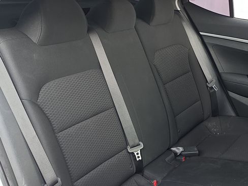 Used 2019 Hyundai Elantra SE w/ Cargo Package image 28
