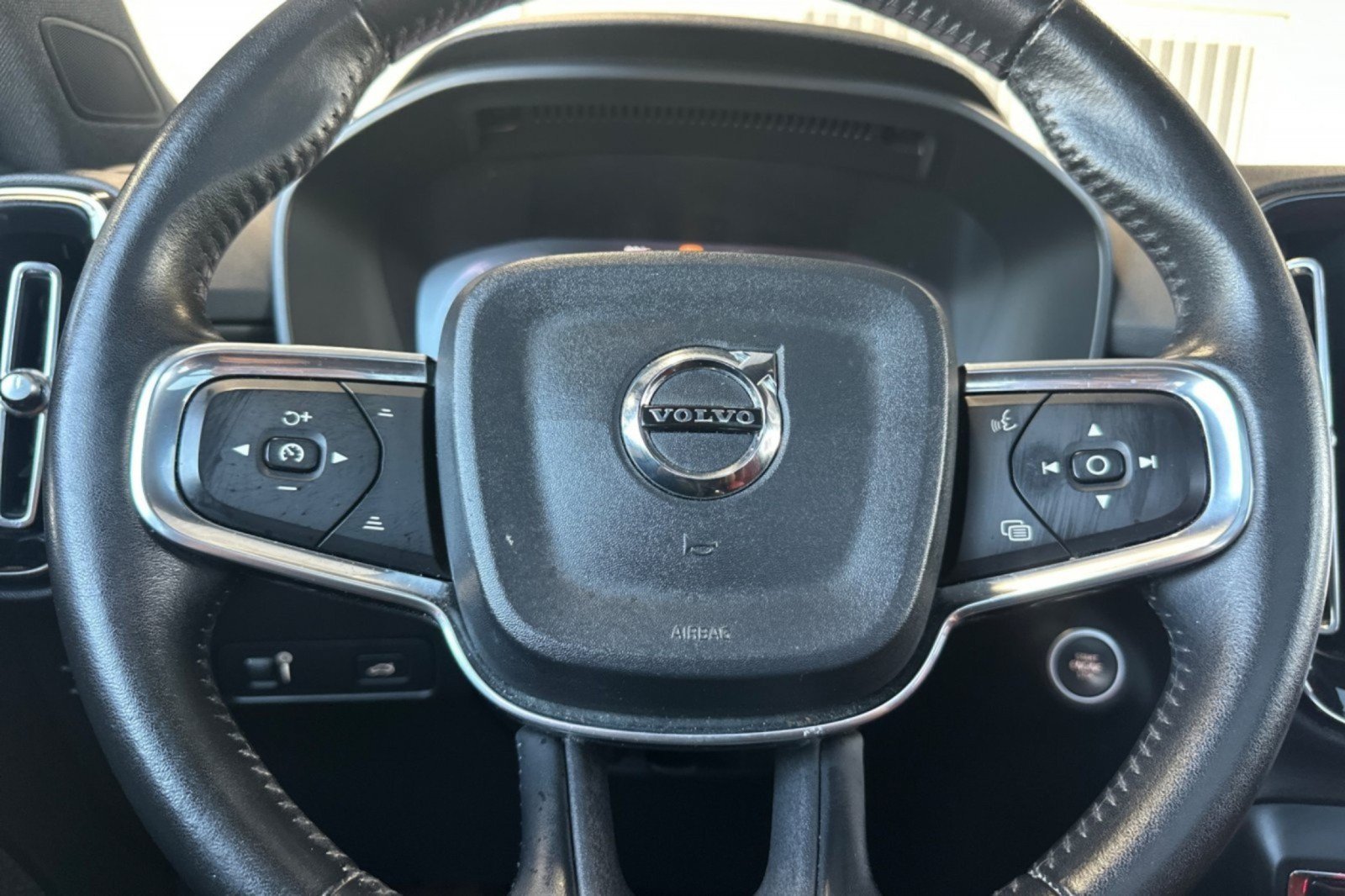 Used 2019 Volvo XC40 T5 Inscription AWD/4WD image 23