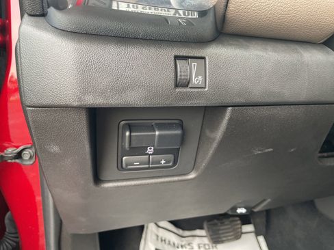 Used 2024 GMC Canyon Denali AWD/4WD image 25