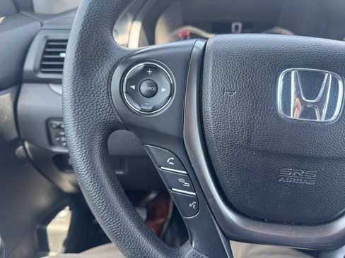 Used 2017 Honda Pilot LX image 14