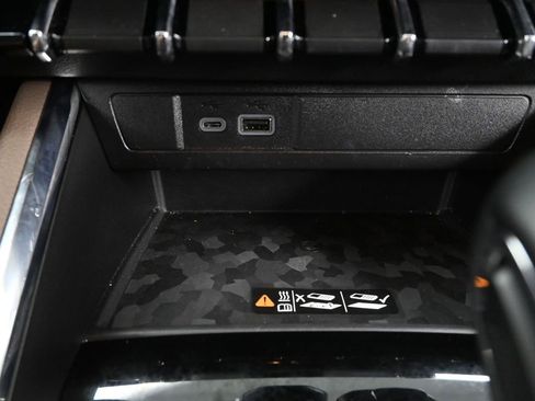 Used 2024 GMC Canyon Denali image 30