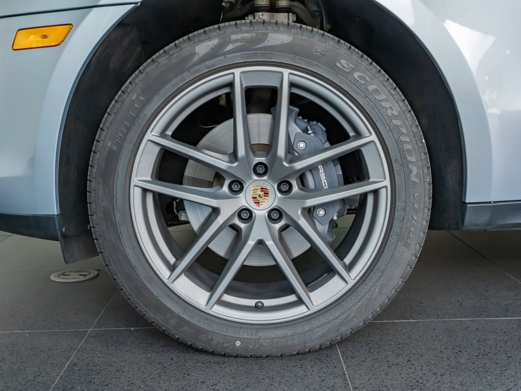 Certified 2026 Porsche Macan AWD/4WD image 11