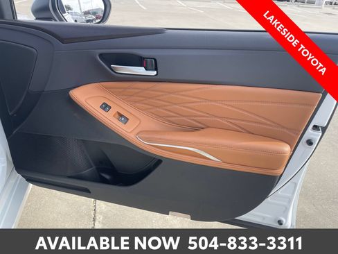 Used 2020 Toyota Avalon Limited FWD image 17
