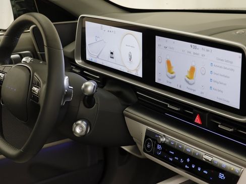 Used 2024 Hyundai Ioniq 6 Limited image 25