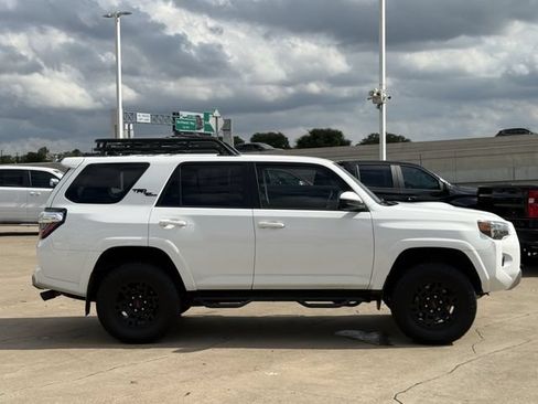 Used 2023 Toyota 4Runner TRD Off-Road AWD/4WD image 4