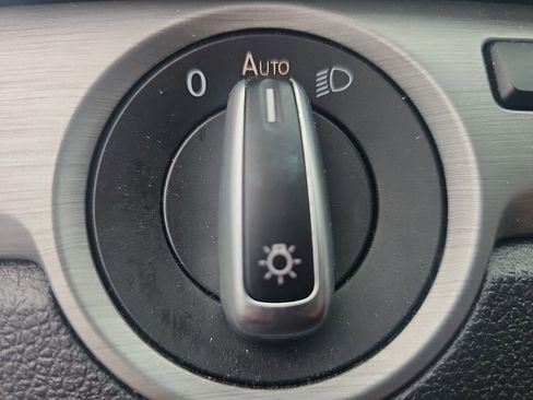 Used 2014 Volkswagen Passat TDI SE FWD image 13