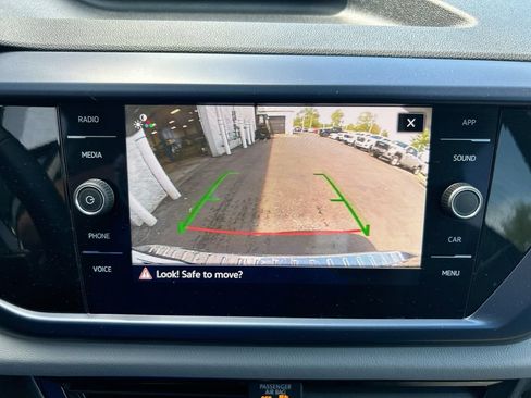 Used 2023 Volkswagen Taos SE w/ Panoramic Sunroof Package AWD/4WD image 19