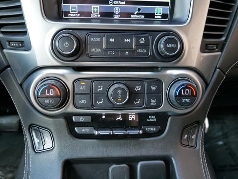 Used 2019 Chevrolet Tahoe LT AWD/4WD image 19