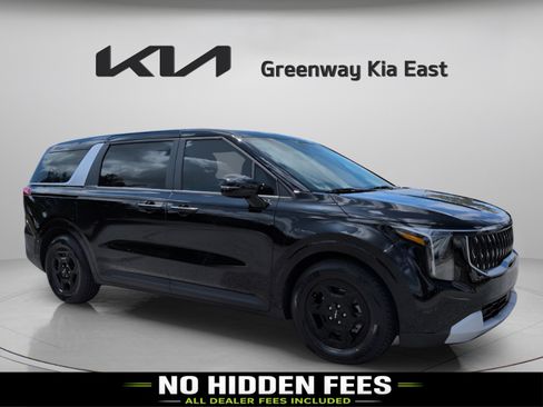 Used 2025 Kia Carnival FWD image 1